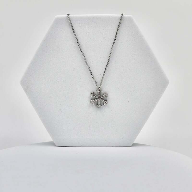 92.50 Silver Snowflake Symbol With chain