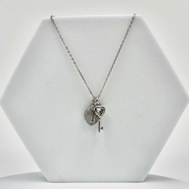 92.50 silver Heart Dimond Lock & Key Pendent with Chain