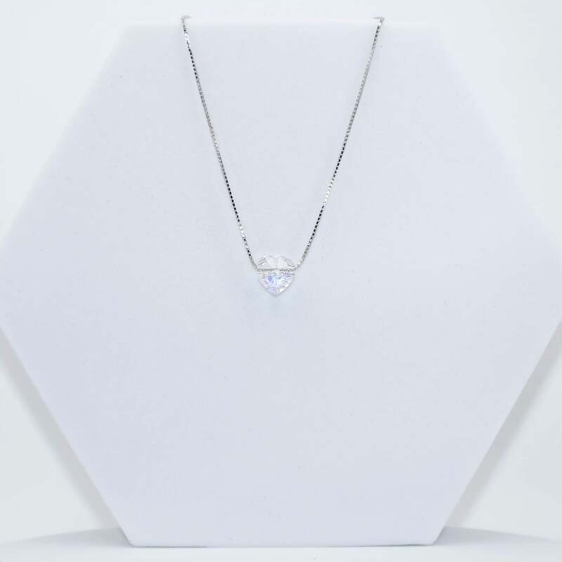 92.50 Silver Heart Dimond Stone Pendent with chain