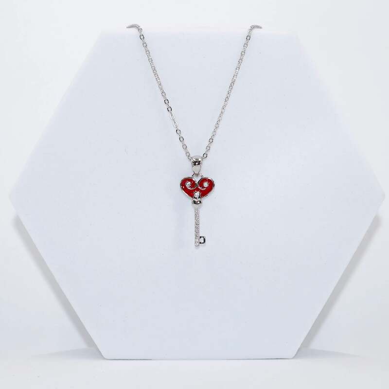 92.50 silver red heart Key Pendent with chain