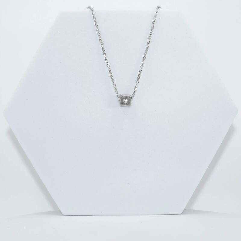 92.50 Silver cube pendent with heart with Chain