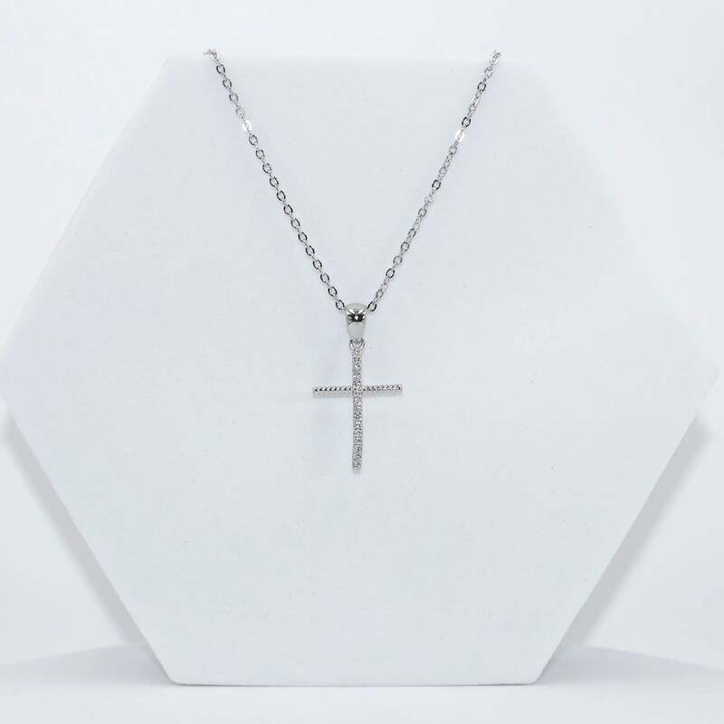 92.50 Silver Diamond Cross Pendent With chain