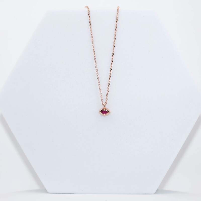 92.50 silver rose gold red lips pendent with chain