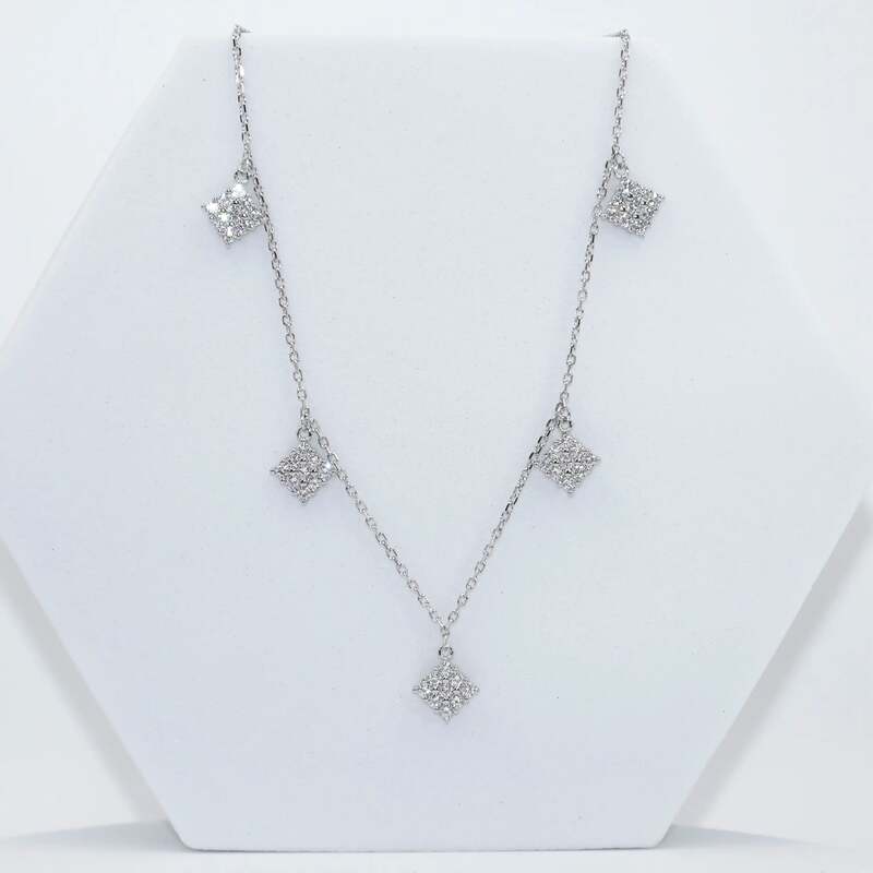 92.50 rose gold mini neckless with 5 dimond hangings
