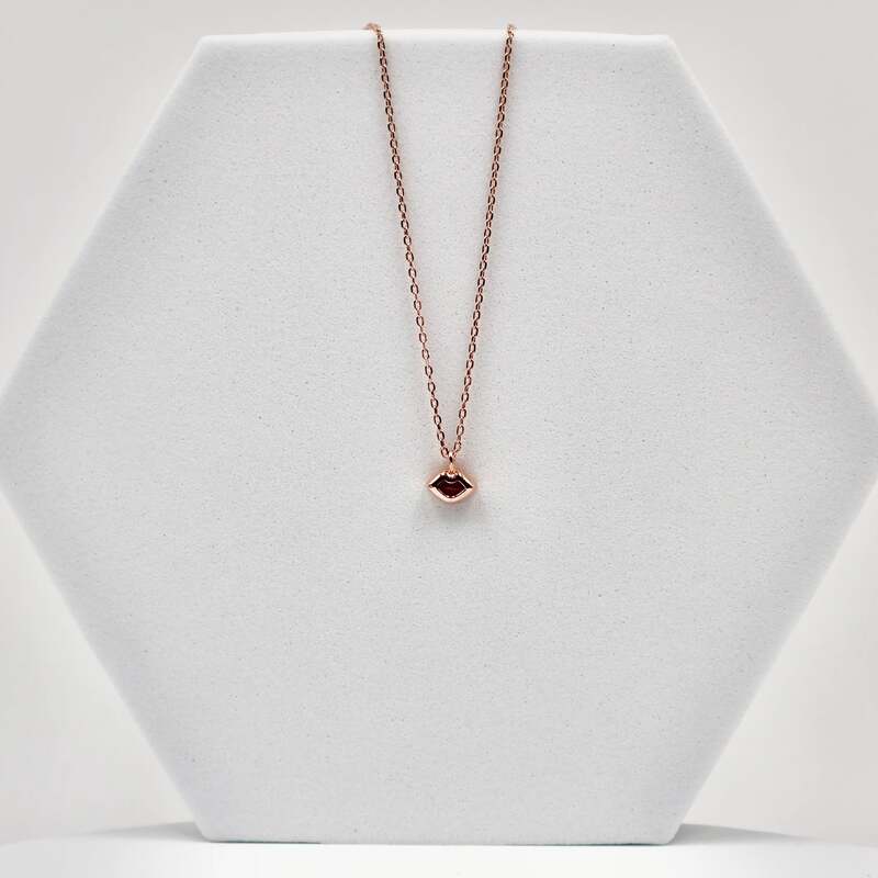 92.50 silver rose gold red lips pendent with chain