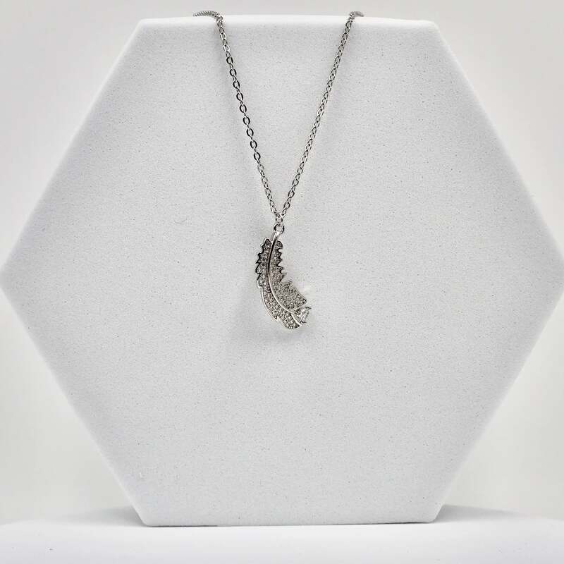 92.50 Silver Dimond Feather pendent with chain