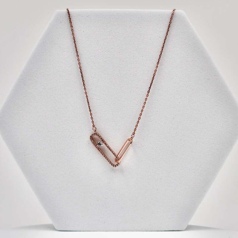 92.50 rose gold Dimond links with chain