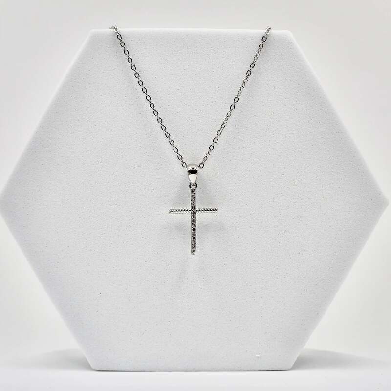 92.50 Silver Diamond Cross Pendent With chain