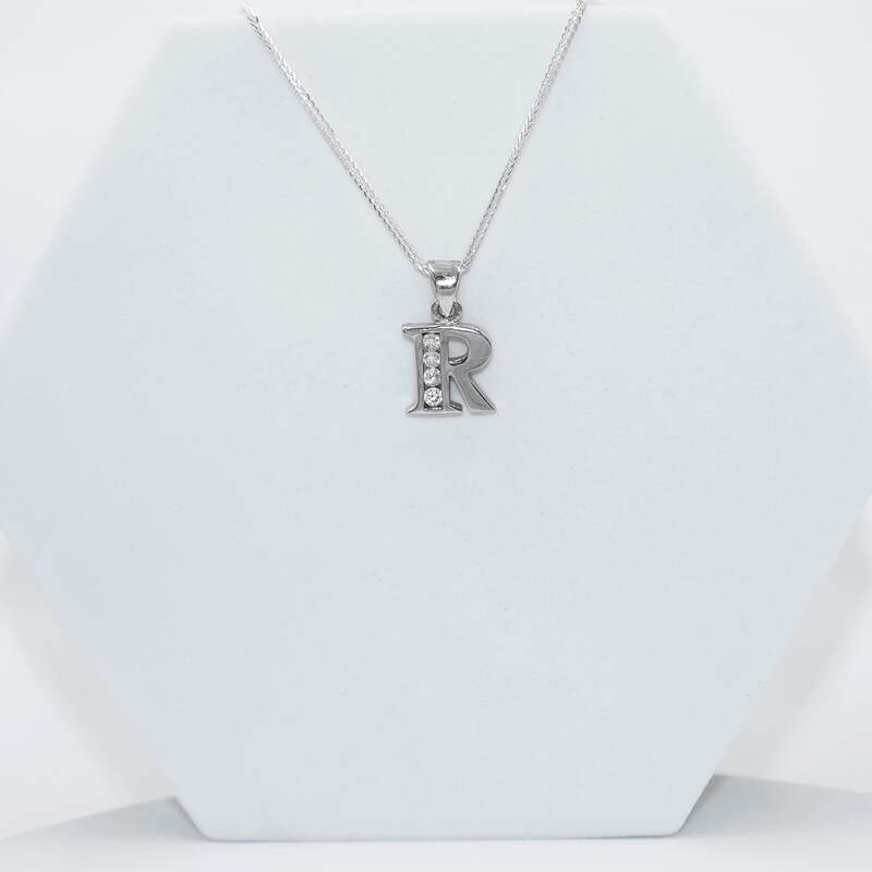 Silver Alphabet R pendent with Chain