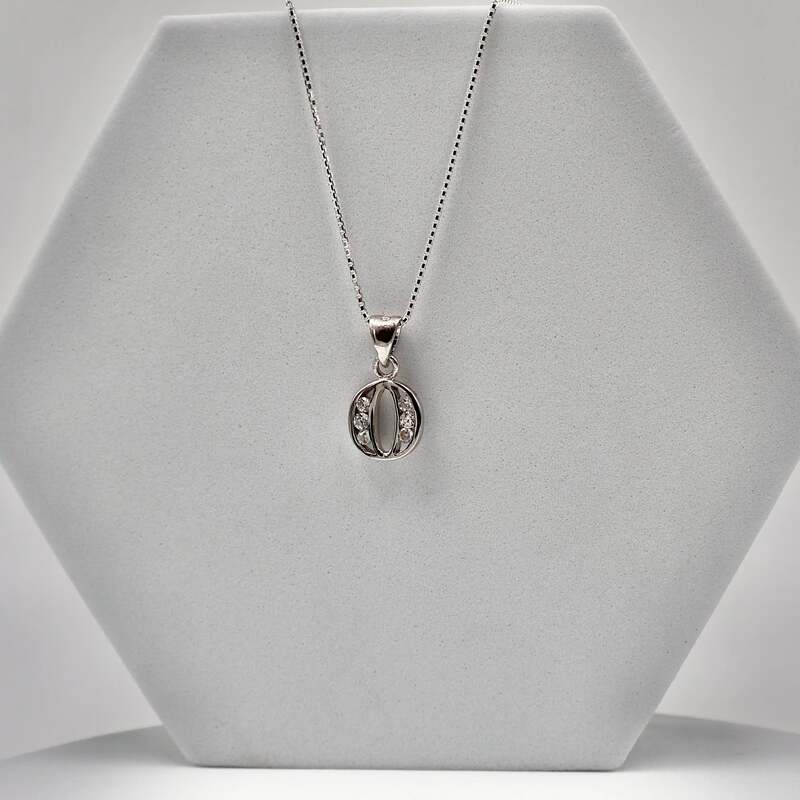 Silver Alphabet O pendent with Chain
