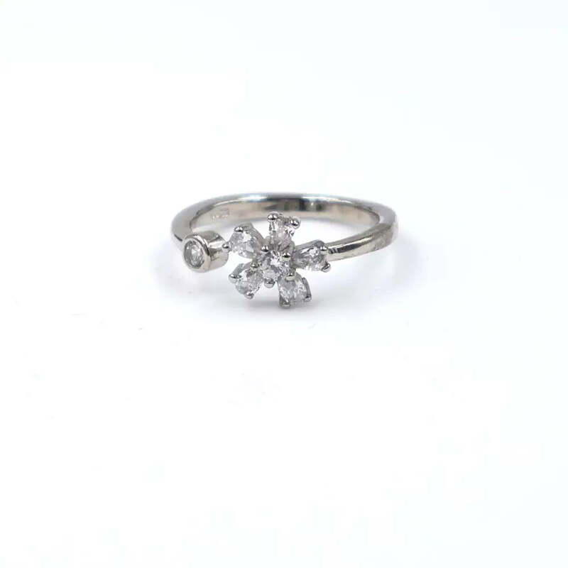92.50 Silver Flower Ring 2 stone