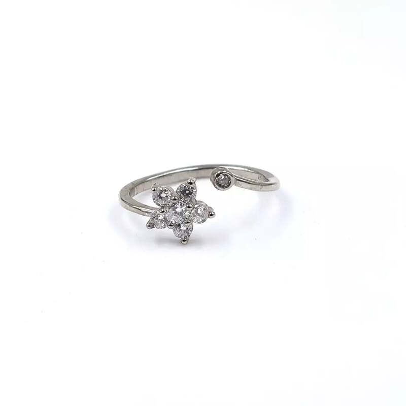 92.50 Silver Flower Ring 1