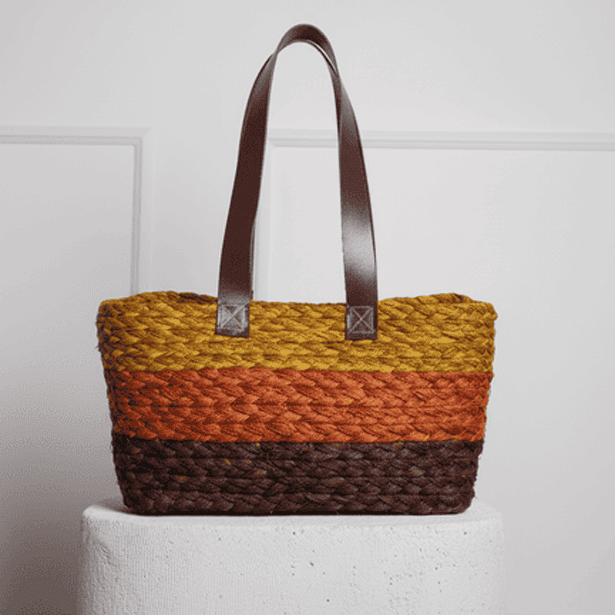 Sabai-small-gift-hamper-with-leather-handle