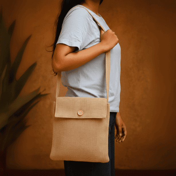 Jute-folder-bag-with-sling