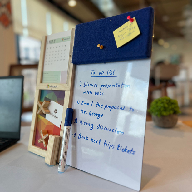 Flip Calendar & Stationary Holder