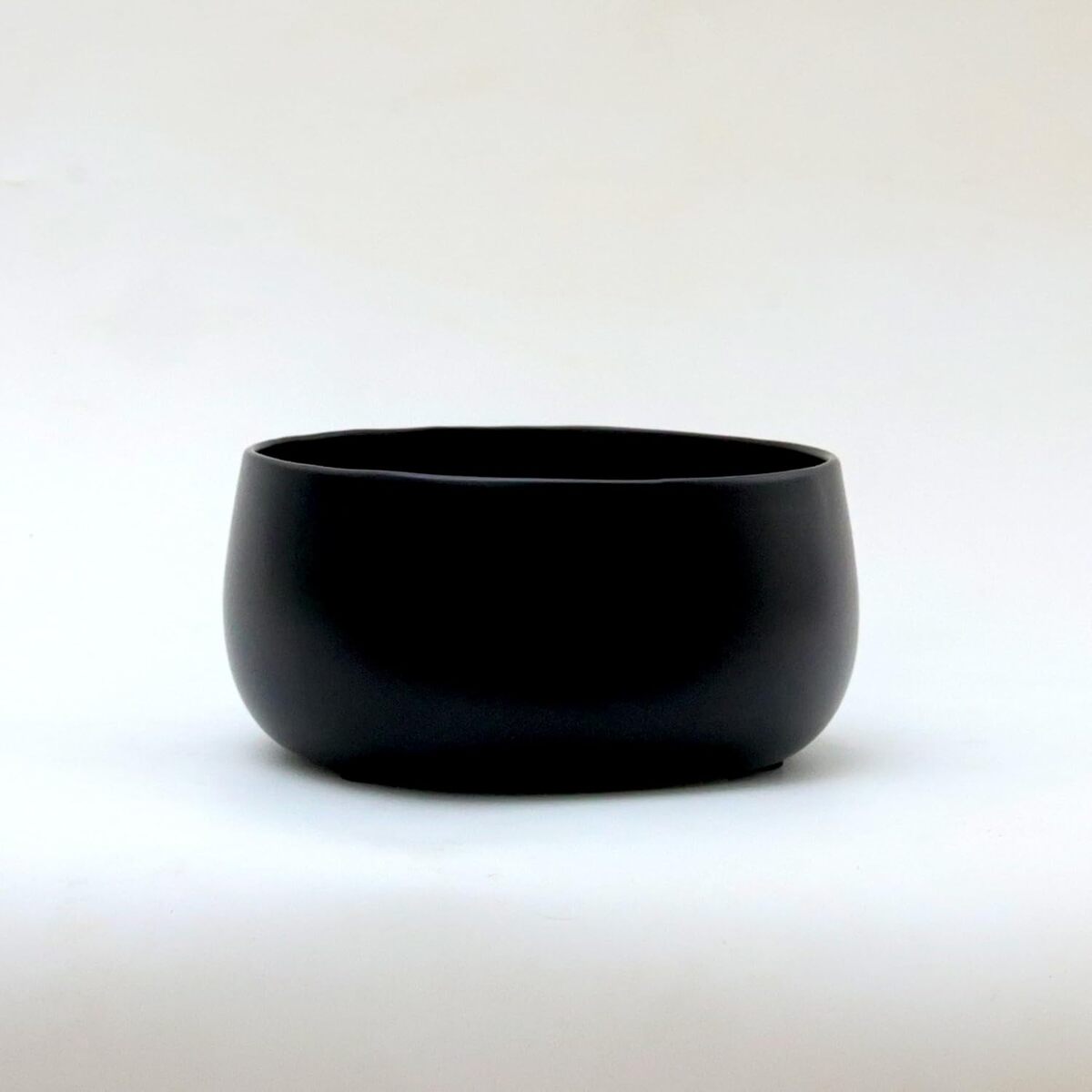 Matte Black Curve Planter