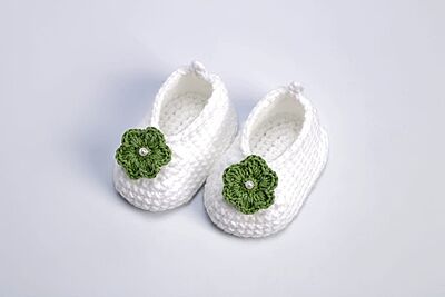Olive Pearl Baby Booties - White and Green