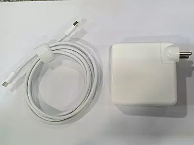 61W Laptop Adapter compatible for APPLE Type-C Pin