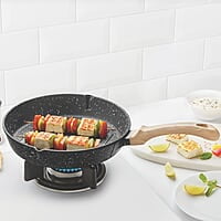 Borosil Vajra Die-Cast Non-Stick Aluminium Round Grill Fry Pan, Frying Pan with Ridges, Black with Wood-Finish Handles, 240 mm Wide, 5 mm Thick