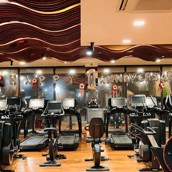 Ozone Luxury Fitness ‘n’ Spa Model Town