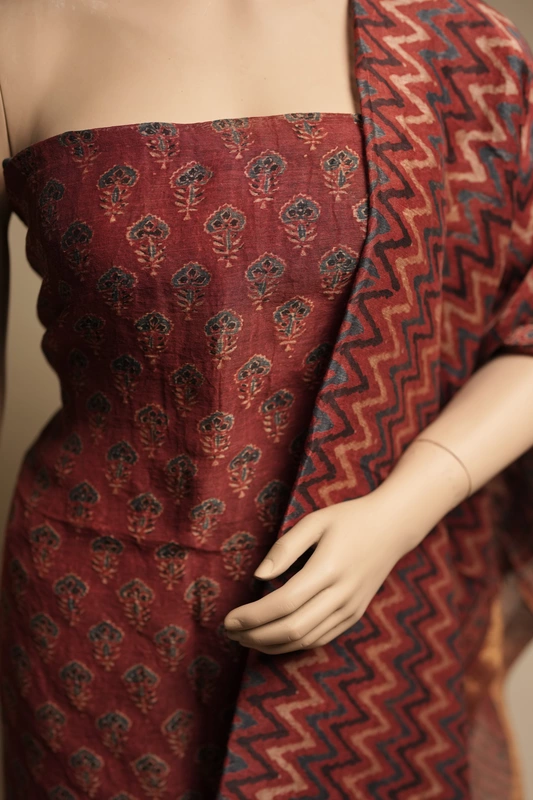 Linen 2pc suit set - Maroon with floral Ajrakh Print