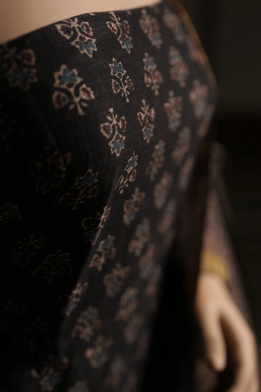 Linen Two-Piece Suit – Black with Floral Ajrakh Block Print