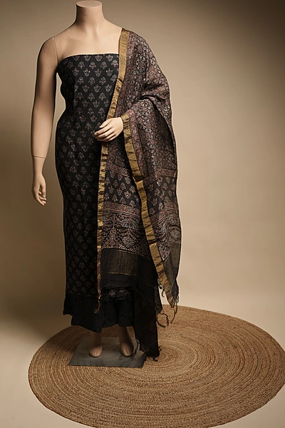 Linen Two-Piece Suit – Black with Floral Ajrakh Block Print