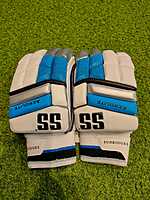 CRICKET BATTING GLOVES SS AEROLITE