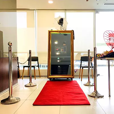 Mirror - Digital QR Video Booth