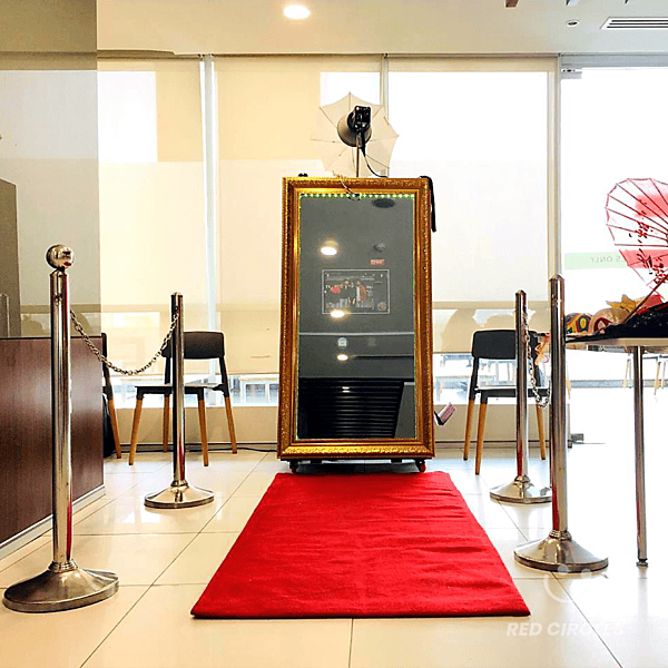 Mirror - Digital QR Video Booth