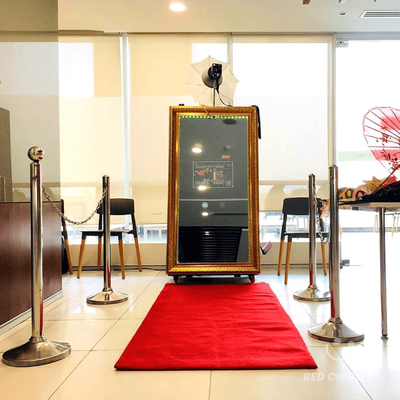 Mirror - Digital QR Video Booth