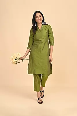 Women V-Neck Long Kurta - Green