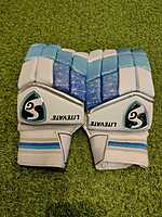 CRICKET BATTING GLOVES SG   