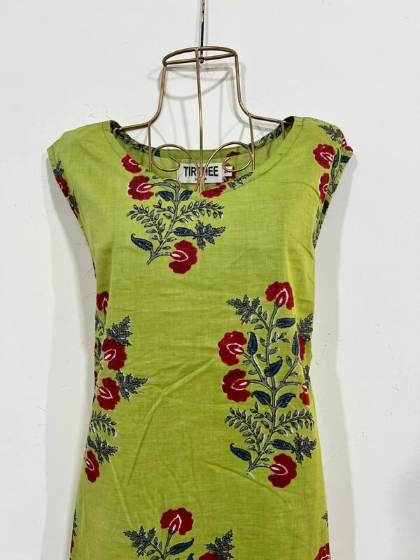 Saira's A-line Dress With a Back Tie - Green & Red Flowers