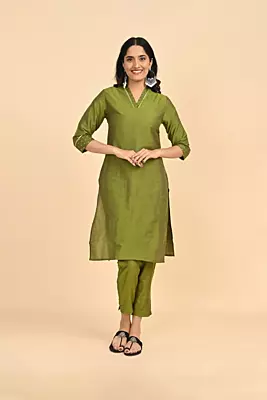 Women V-Neck Long Kurta - Green