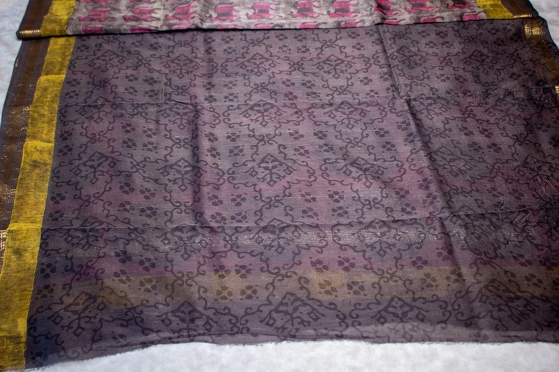 Maheswari Silk - Grey-brown saree with Pink Animal Print