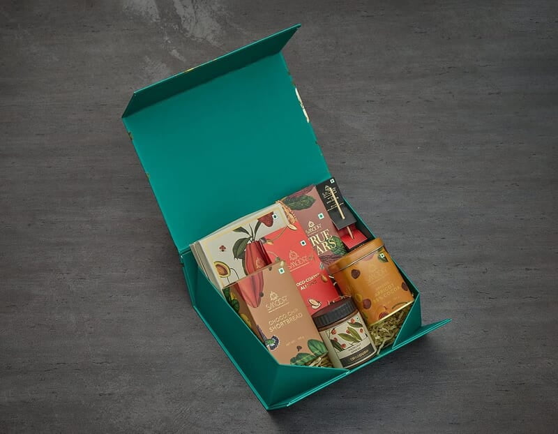 SMOOR Premium Artistry Chocolate Gift Box Premium Cookies, Chocolate Bars & Truffles Special Occasions