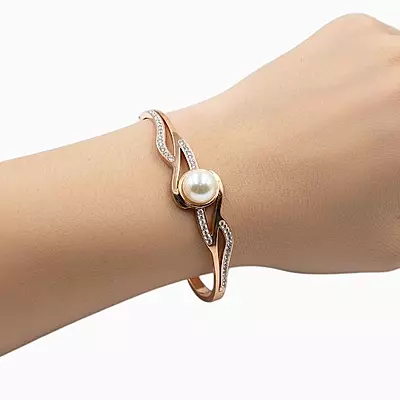 Elegant Intertwining Bangle Bracelet