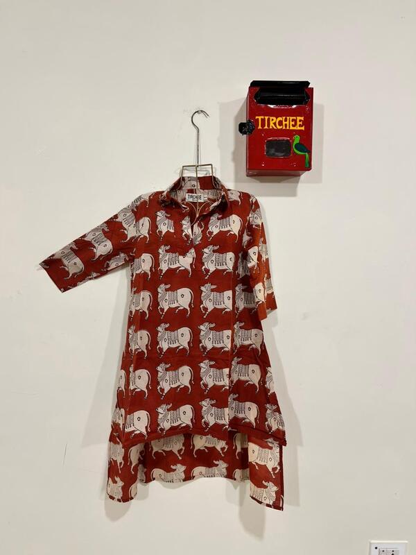 Kavya's High-Low Collared Top - Red & Pichwai