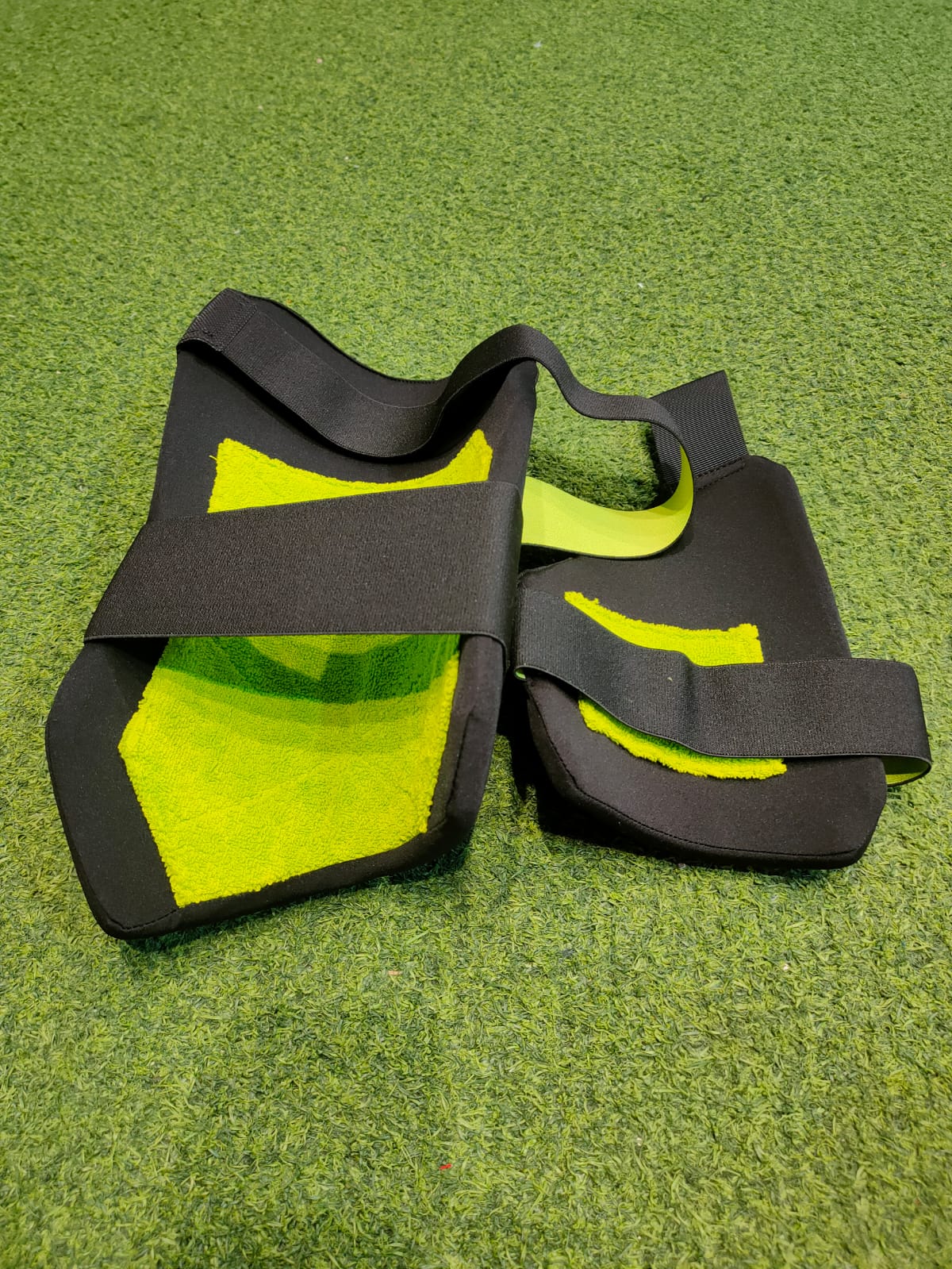 CRICKET THIGH PAD MOONWALKR 2.0 