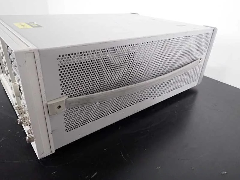 Agilent 8960 Series 10 E5515C Wireless Communications Test Set Agilent 8960 Series 10 E5515C Wireless Communications Test Set