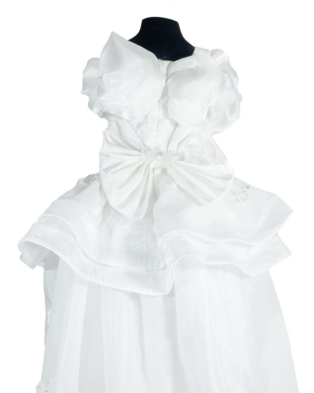 Snowdrift Ruffle Waltz