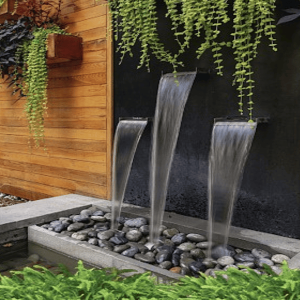 Roseate Resort - Wall fountains