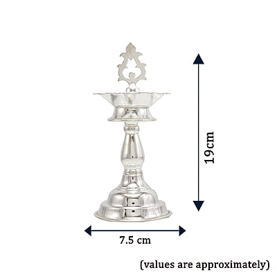 Traditional Kuthu Vilakku