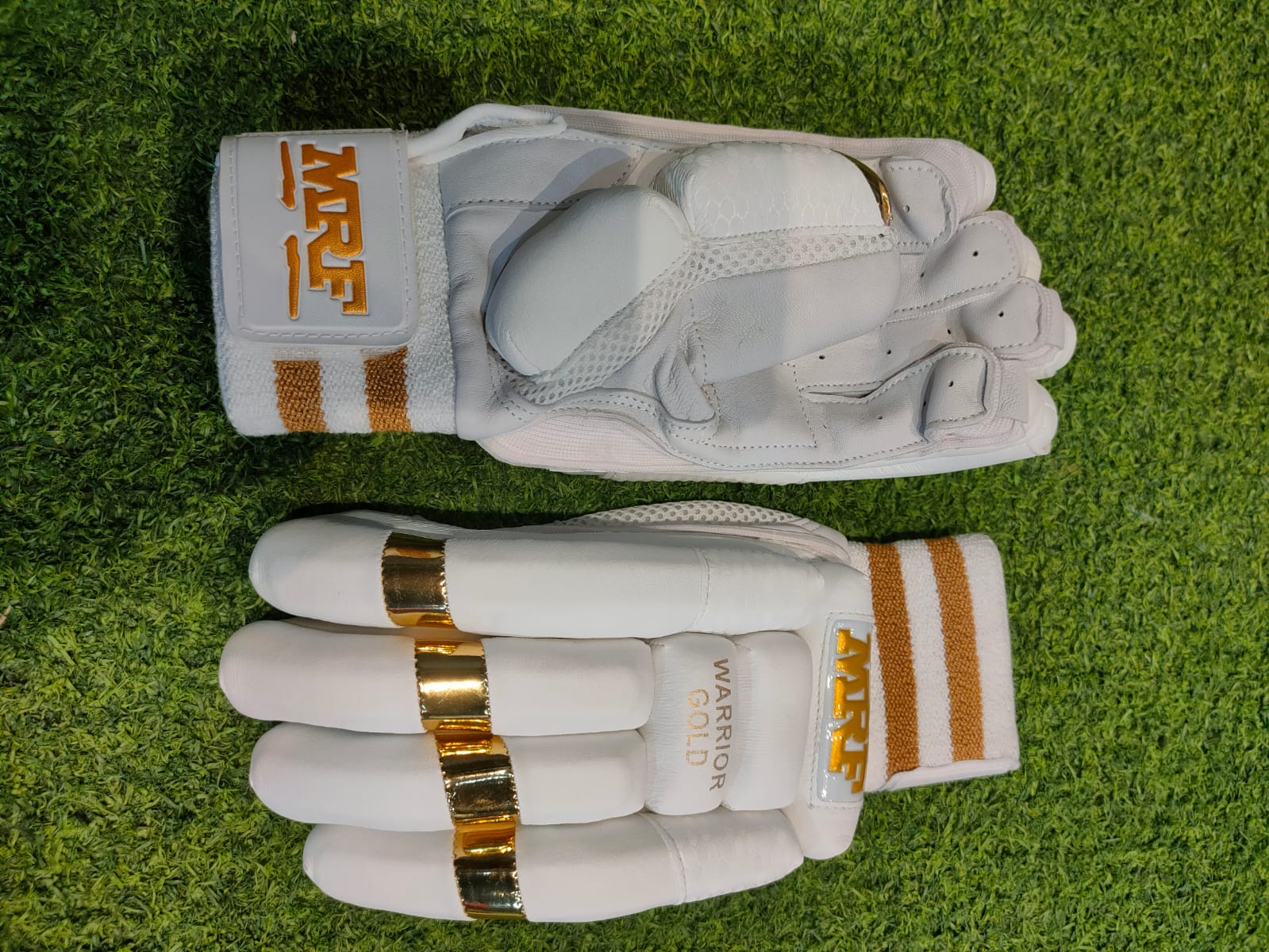 CRICKET BATTING GLOVES MRF