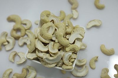 Cashew_Joint Halfs(2 pieces) Cashew_Joint Halfs(2 pieces)