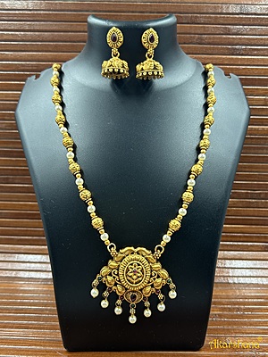 Antique Gold Bead and Pearl Mala with Jumki A1TJ00084