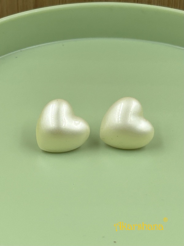 Acrylic Cream Pearl Heart Studs A6FJ00188 Acrylic Cream Pearl Heart Studs A6FJ00188