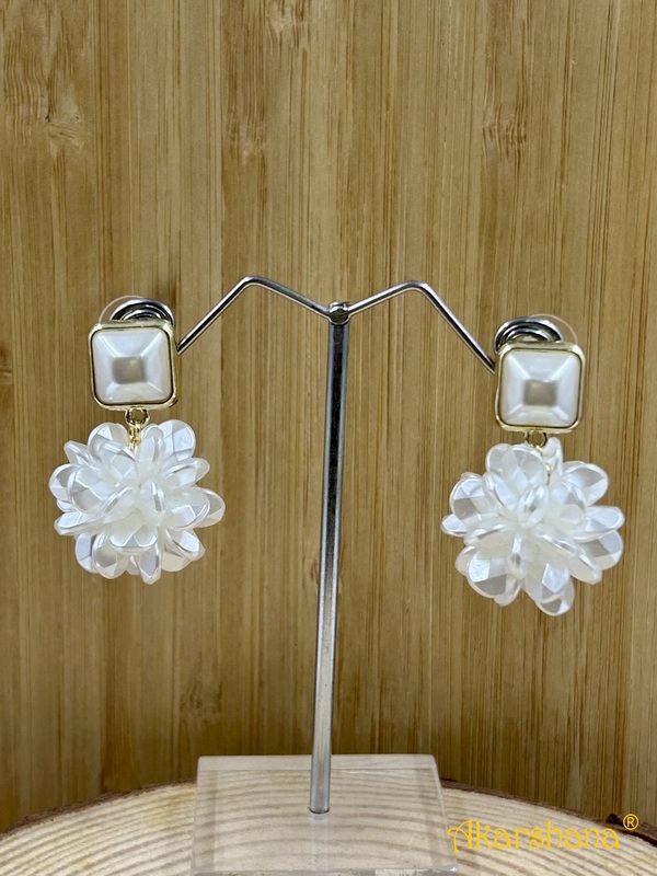 Acrylic Square Pearl Dangle A6FJ00253B Acrylic Square Pearl Dangle A6FJ00253B