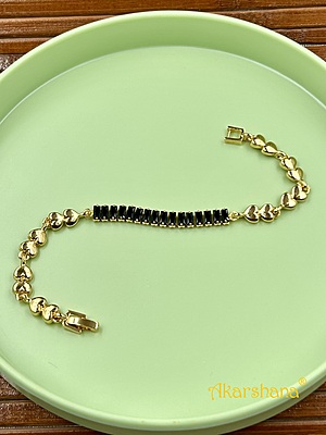 Black Stones Heart Link Bracelet A7FJ00004G